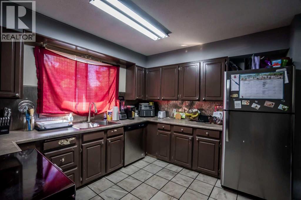 8322 95 St