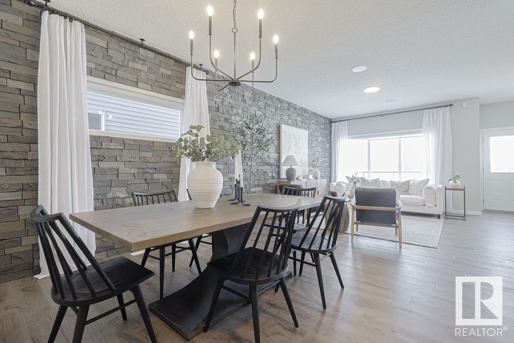 8607 181 AV NW