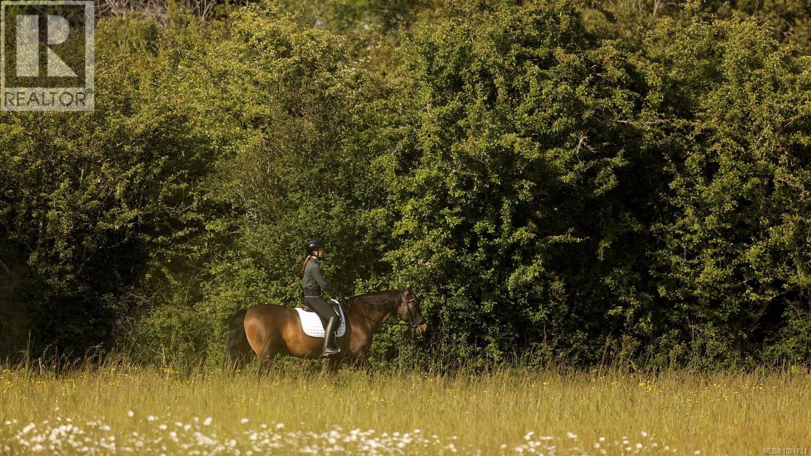 9775 West Saanich Rd