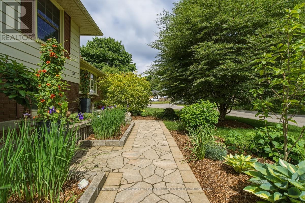 35 KEY HILL ROAD