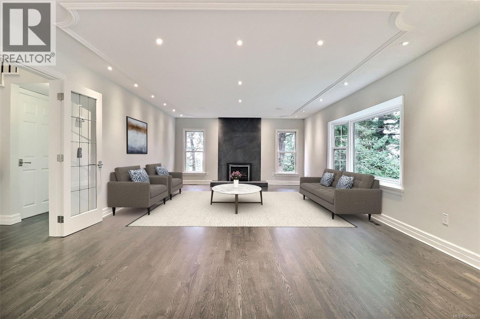 3977 Lexington Ave