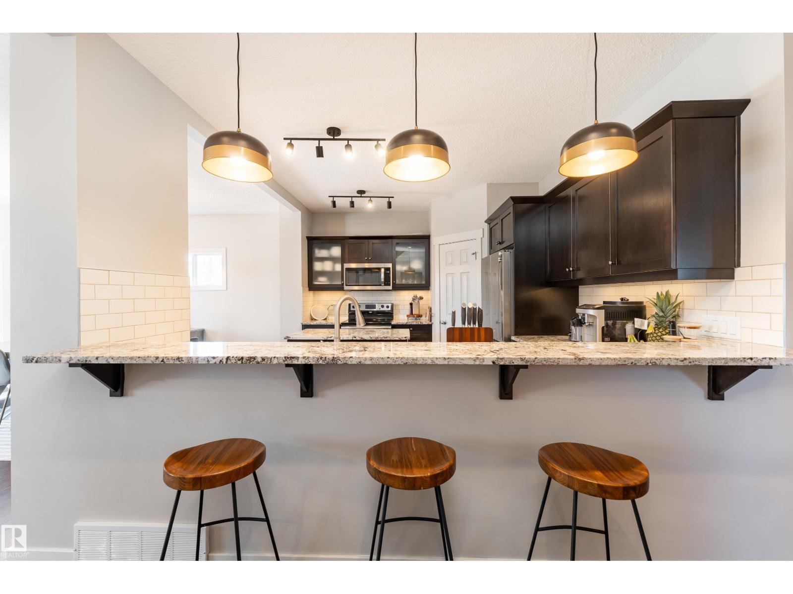 22064 95 AV NW