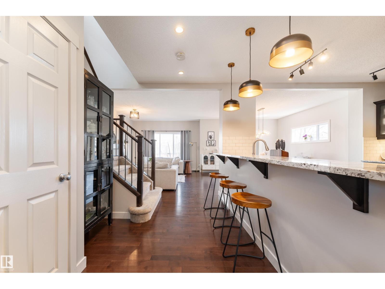 22064 95 AV NW