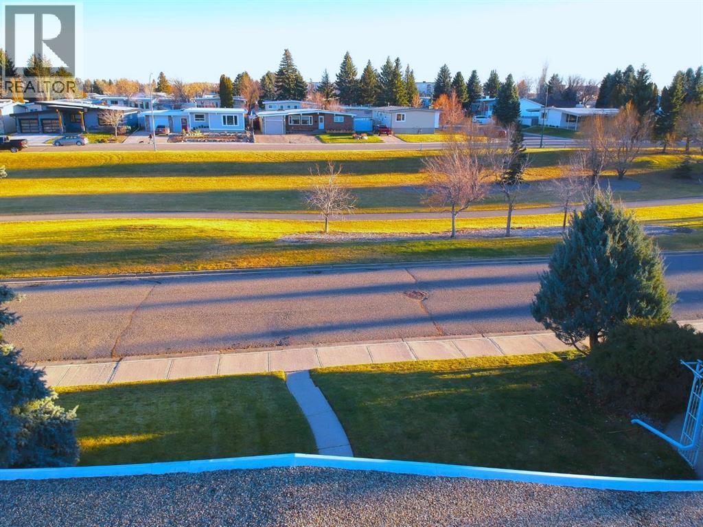 2905 Lakeview Drive S