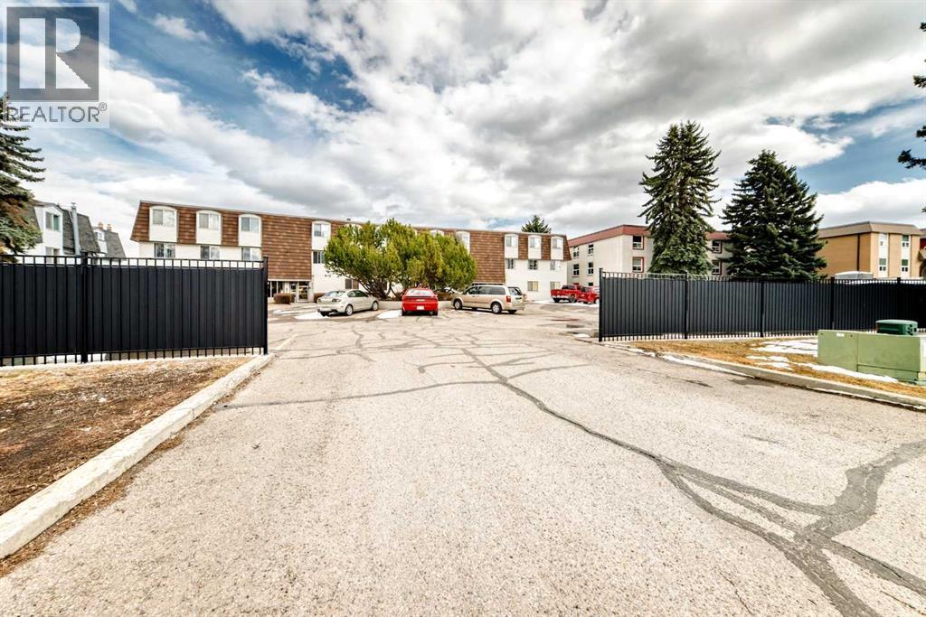 201, 512 Cedar Crescent SW