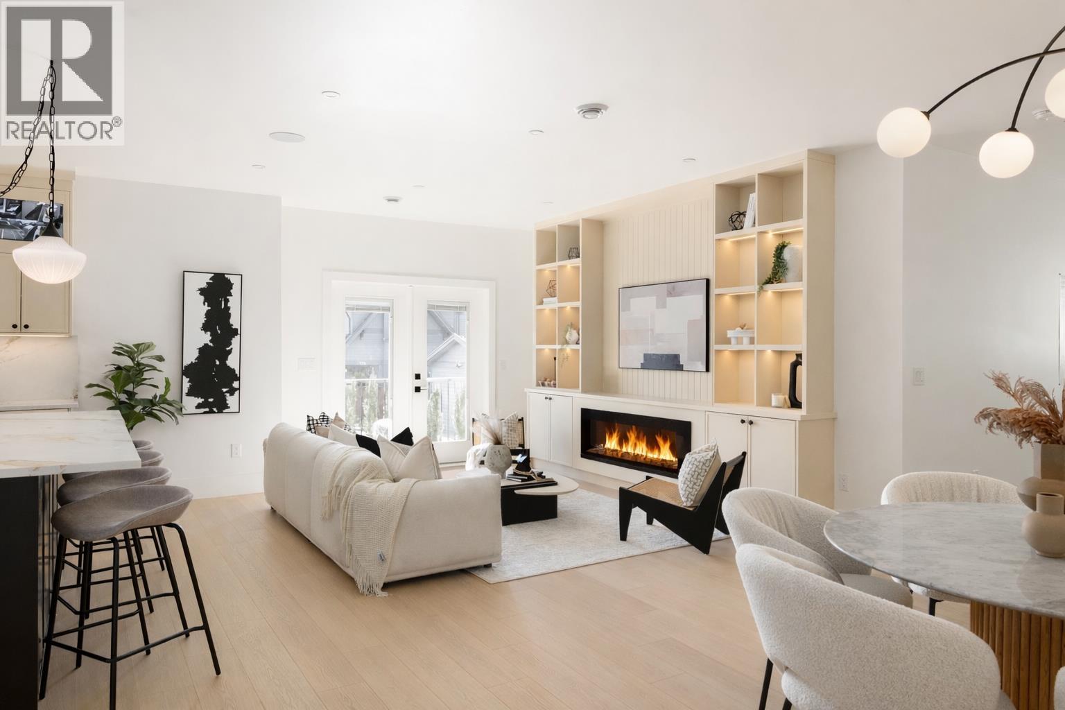 103 646 GIRARD AVENUE