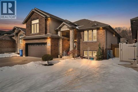 695 DUNN LaSalle ON N9J1X4