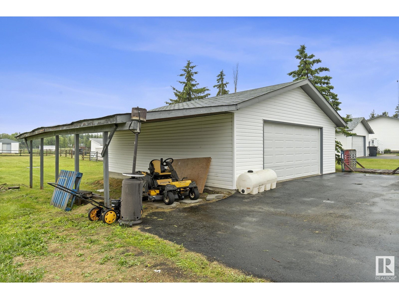 #314 52349 RGE ROAD 222