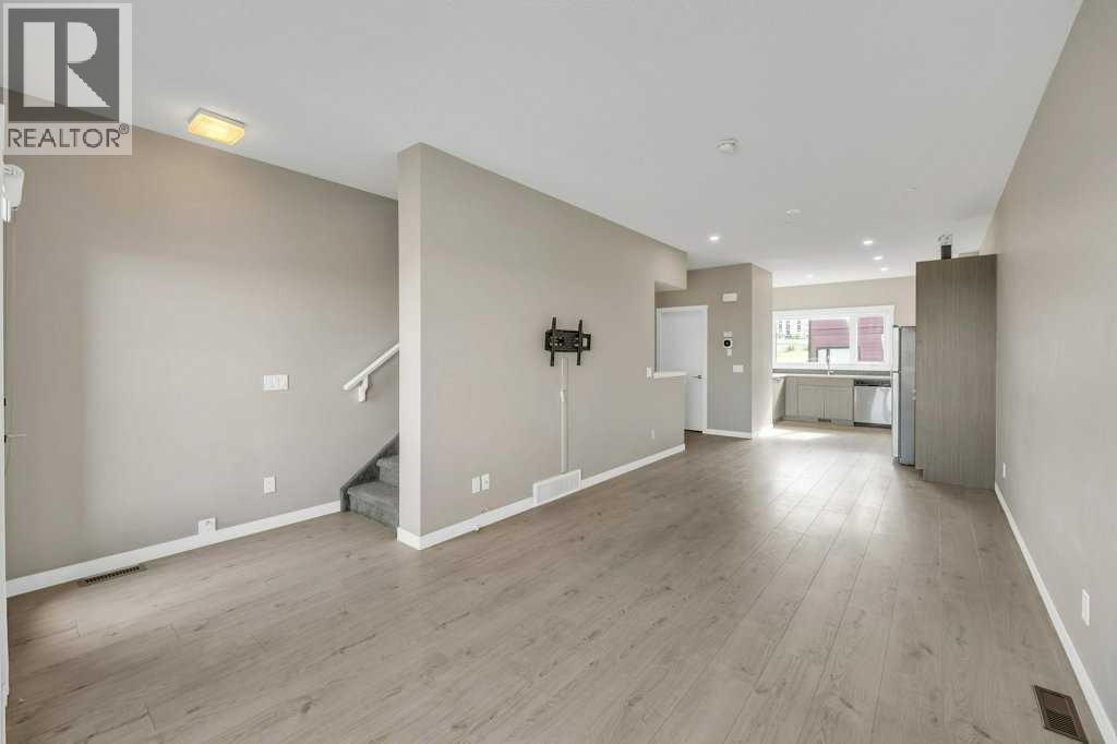 903, 218 Sherwood Square NW