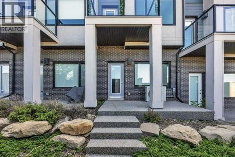 903, 218 Sherwood Square NW Calgary AB T3R0Y2