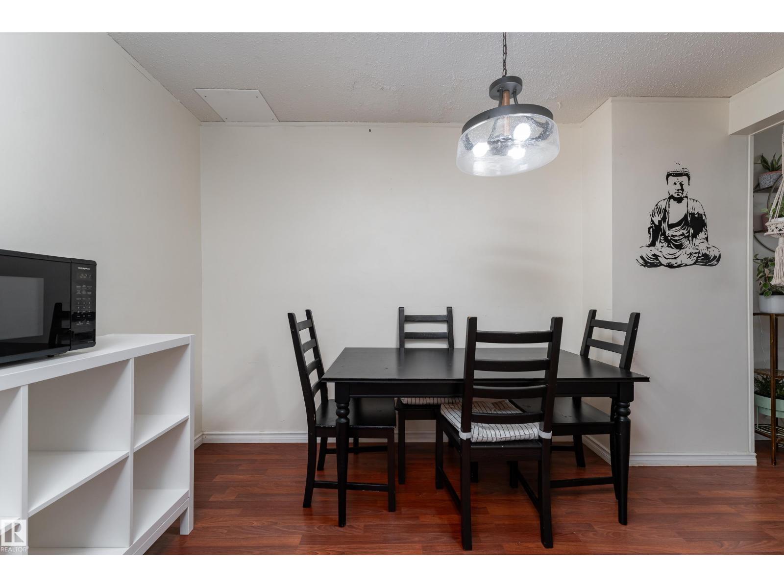 15217 54 ST NW
