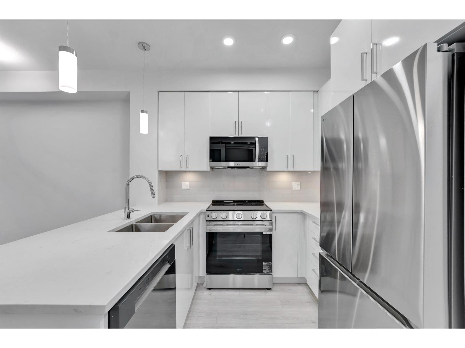 416 33886 PINE STREET