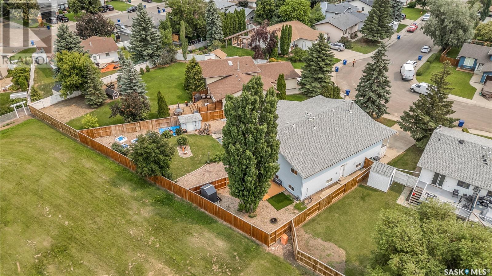 406 & 408 Gillam CRESCENT