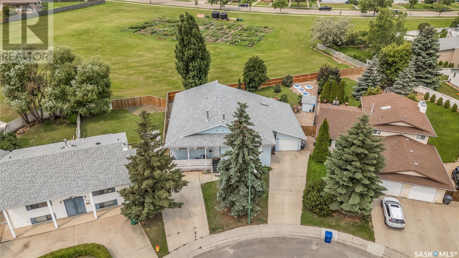 406 & 408 Gillam CRESCENT