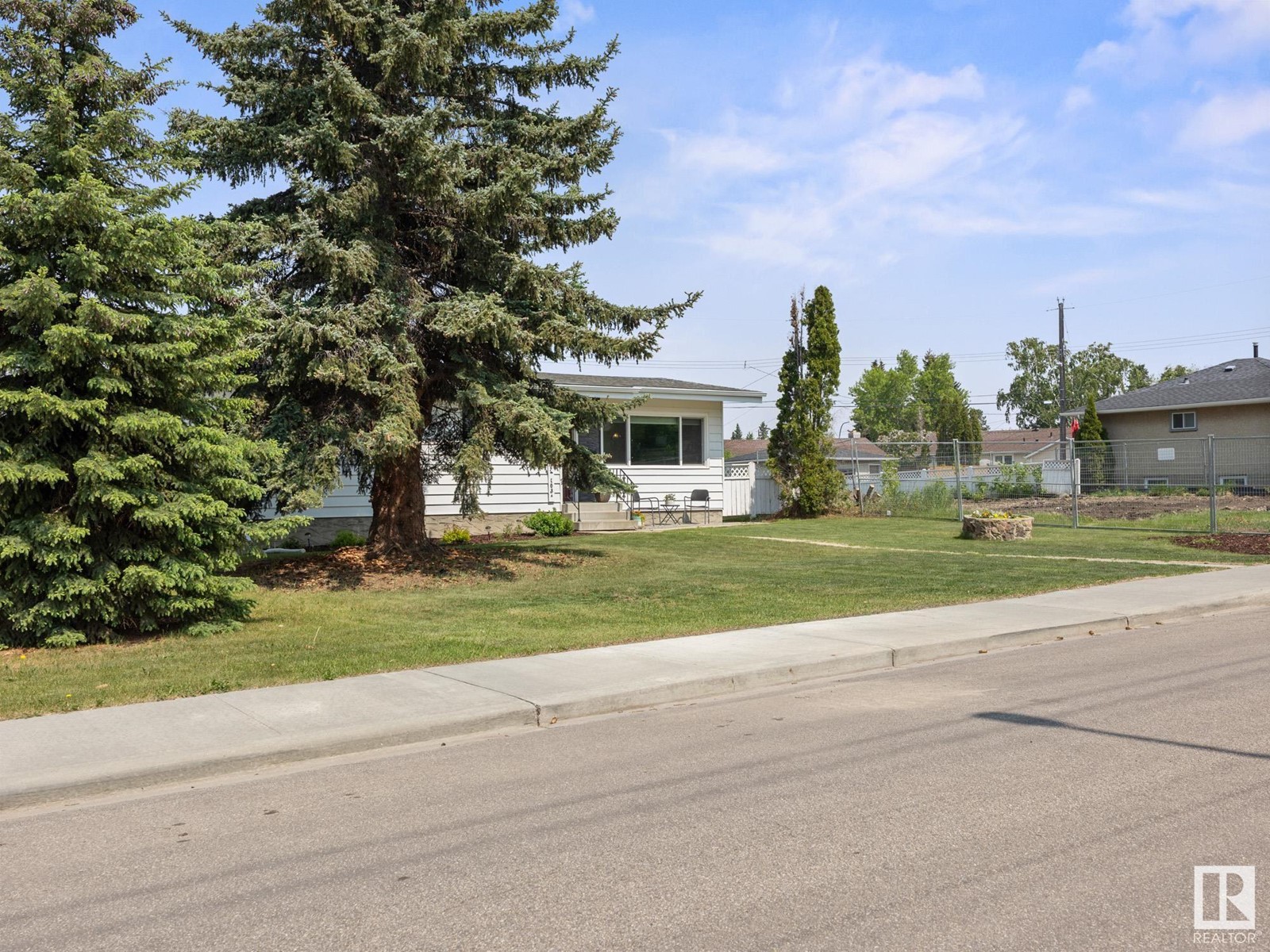5404 103A AV NW