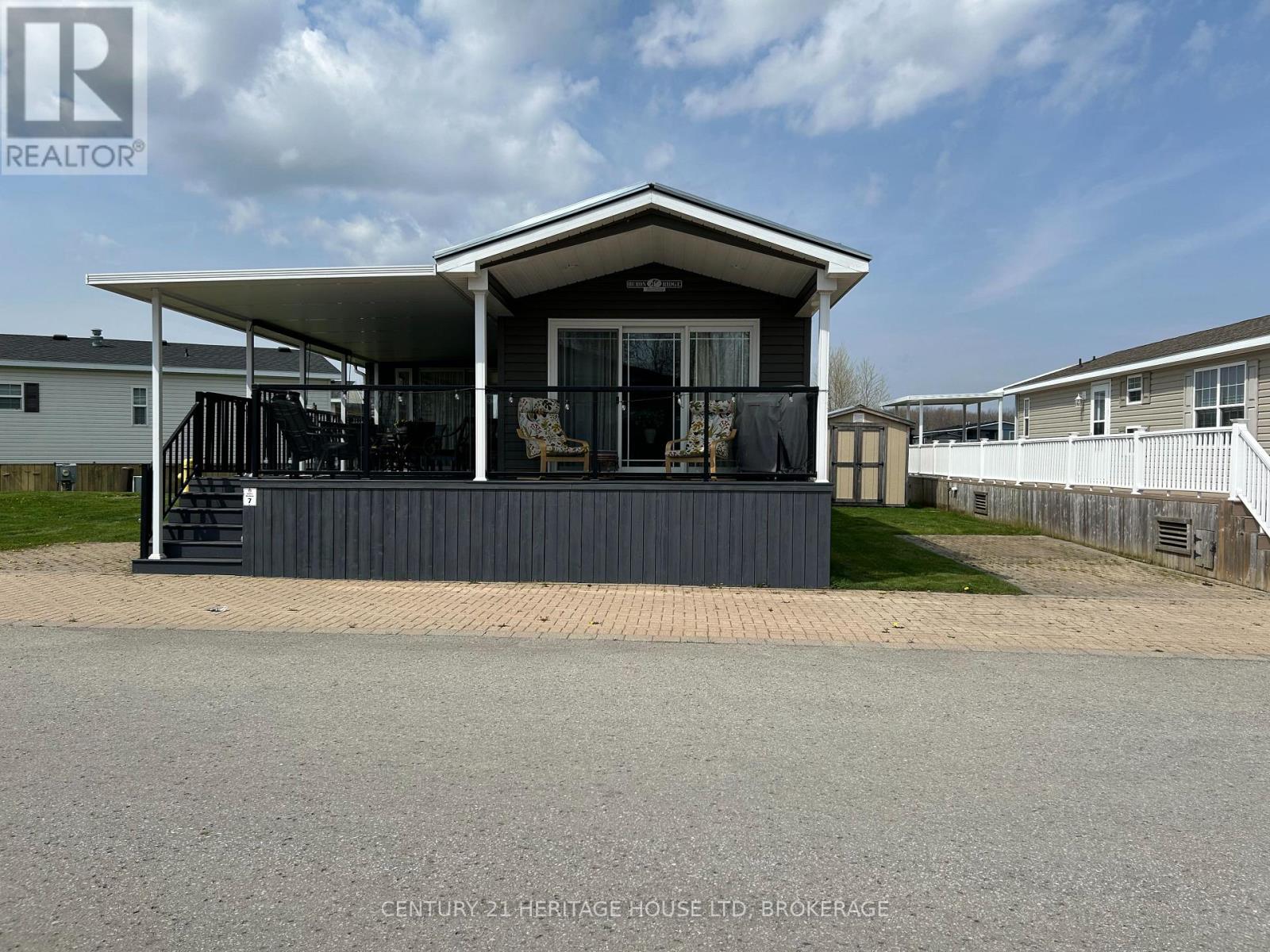 QMD007 - 490 EMPIRE ROAD