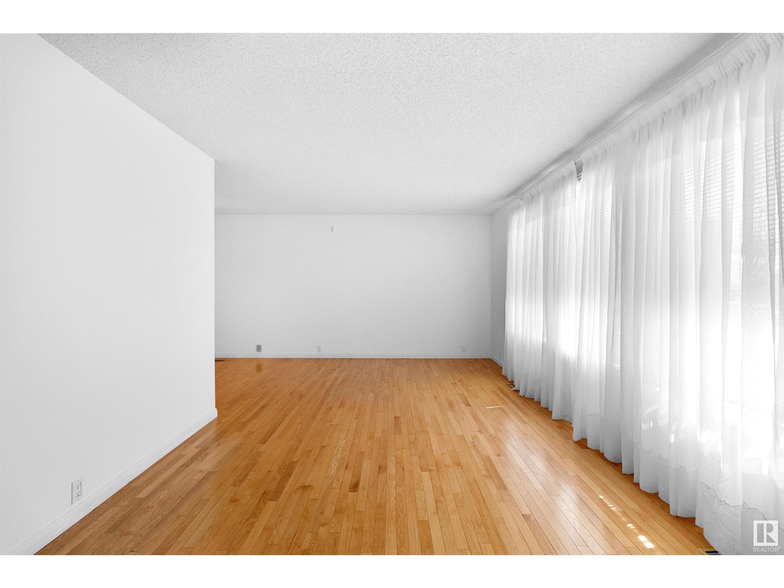 4120 135 AV NW
