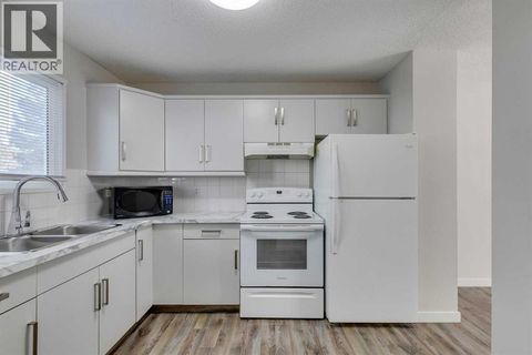 52, 219 90 Avenue SE Calgary AB T2J0A3