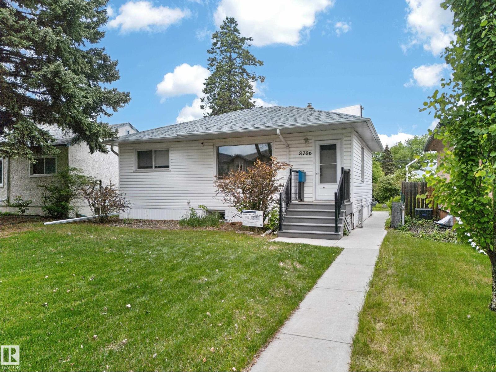 8706 83 AV NW