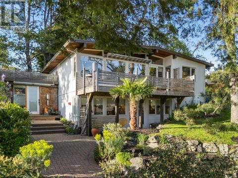996 Greenridge Cres Saanich BC V8X3B9