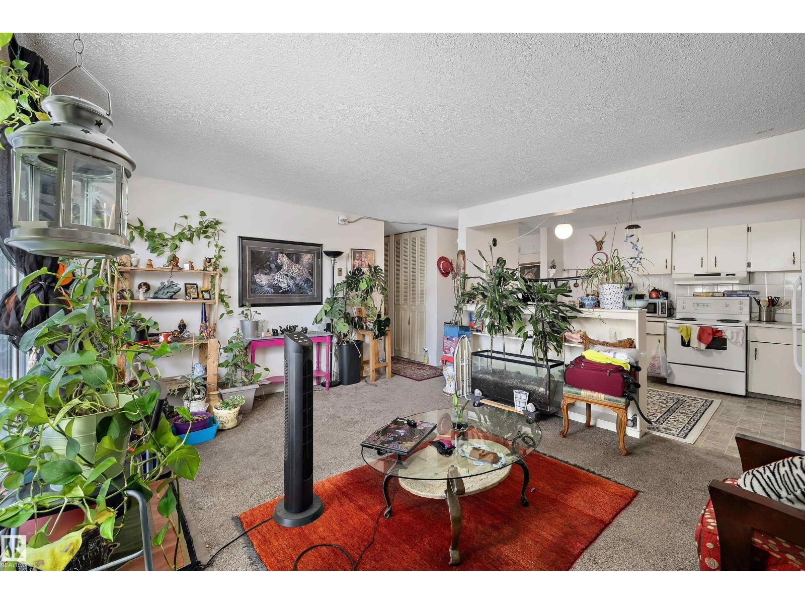 #320 8604 GATEWAY BV NW