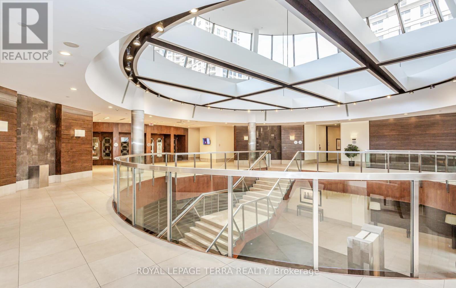 430 - 3888 DUKE OF YORK BOULEVARD