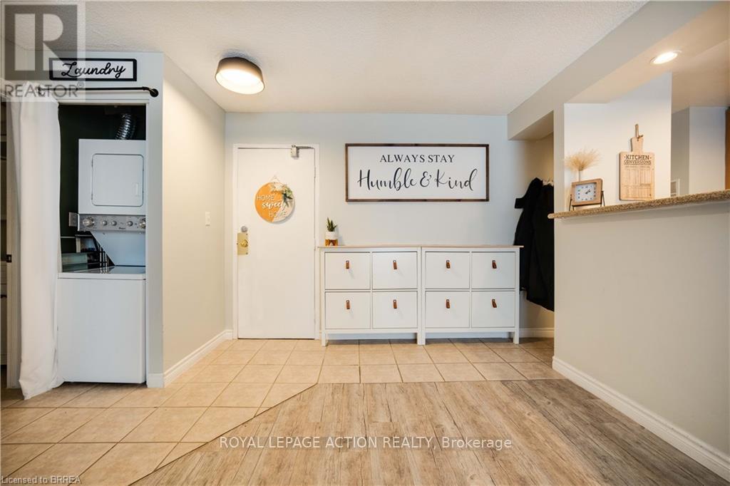 304 - 793 COLBORNE STREET