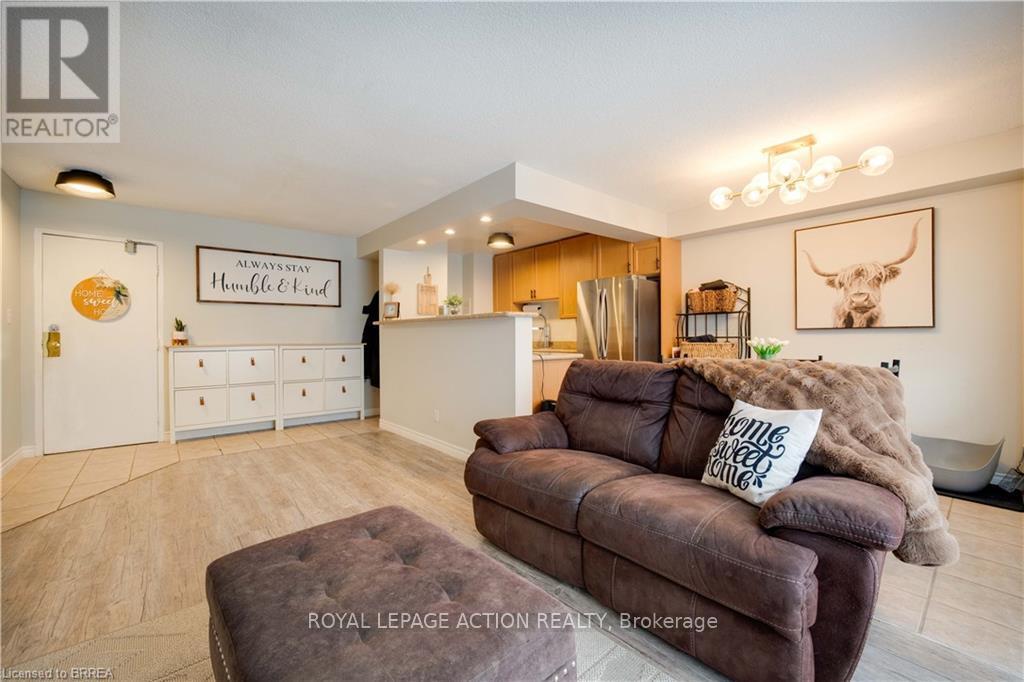 304 - 793 COLBORNE STREET