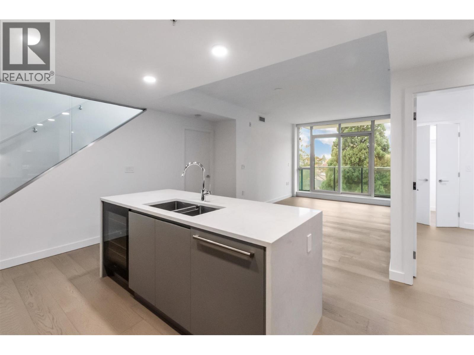 601 4240 CAMBIE STREET