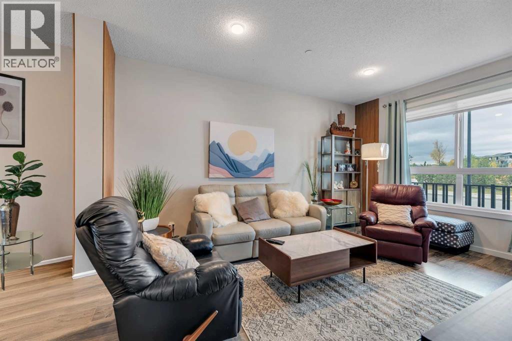 784 Livingston Hill NE