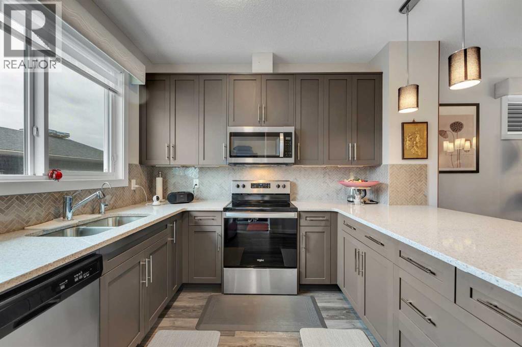 784 Livingston Hill NE