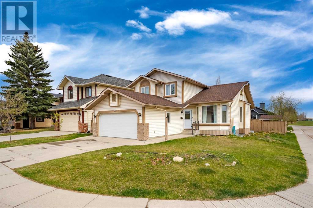 42 Sunvista Crescent SE