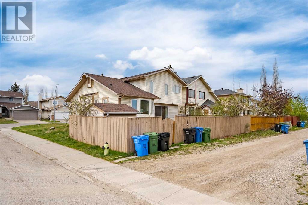 42 Sunvista Crescent SE