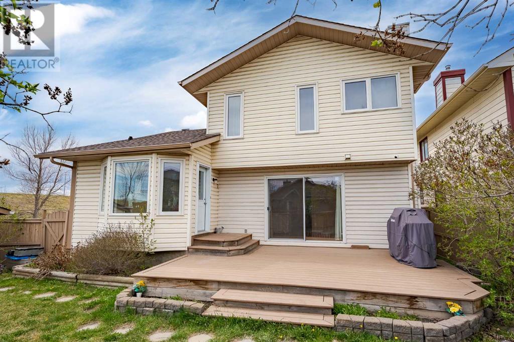 42 Sunvista Crescent SE