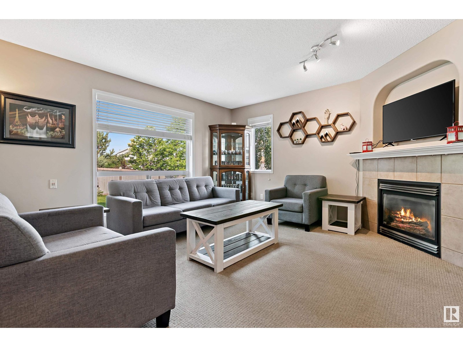 102 Sunflower LN