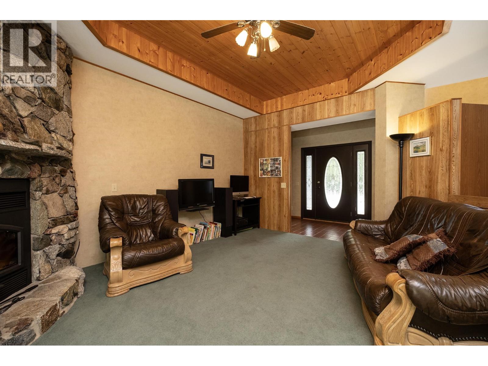 11832 SUNSHINE COAST HIGHWAY