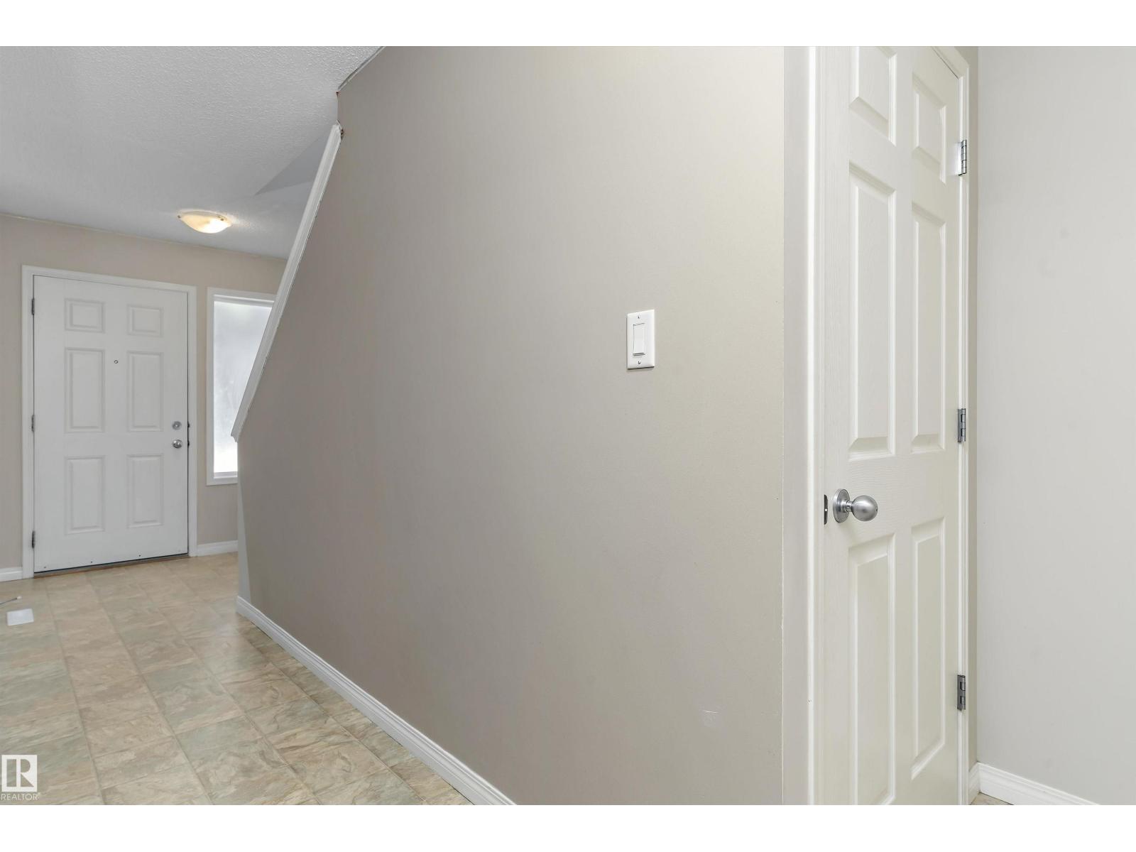 #56 130 HYNDMAN CR NW