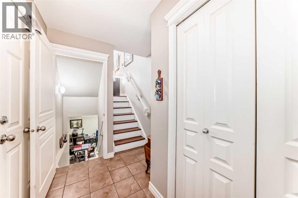 202 Inglewood Grove SE