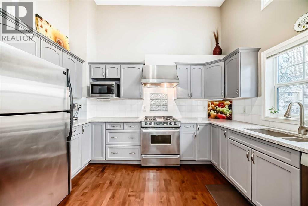 202 Inglewood Grove SE