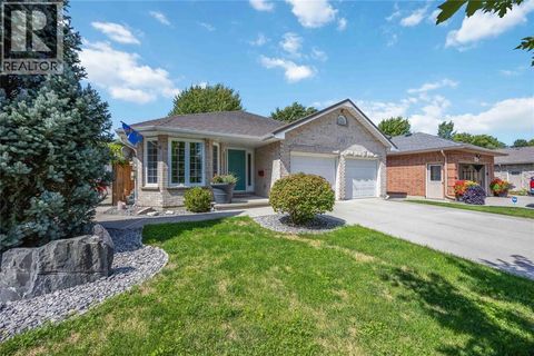 123 Cassandra BOULEVARD Sarnia ON N7S6N1