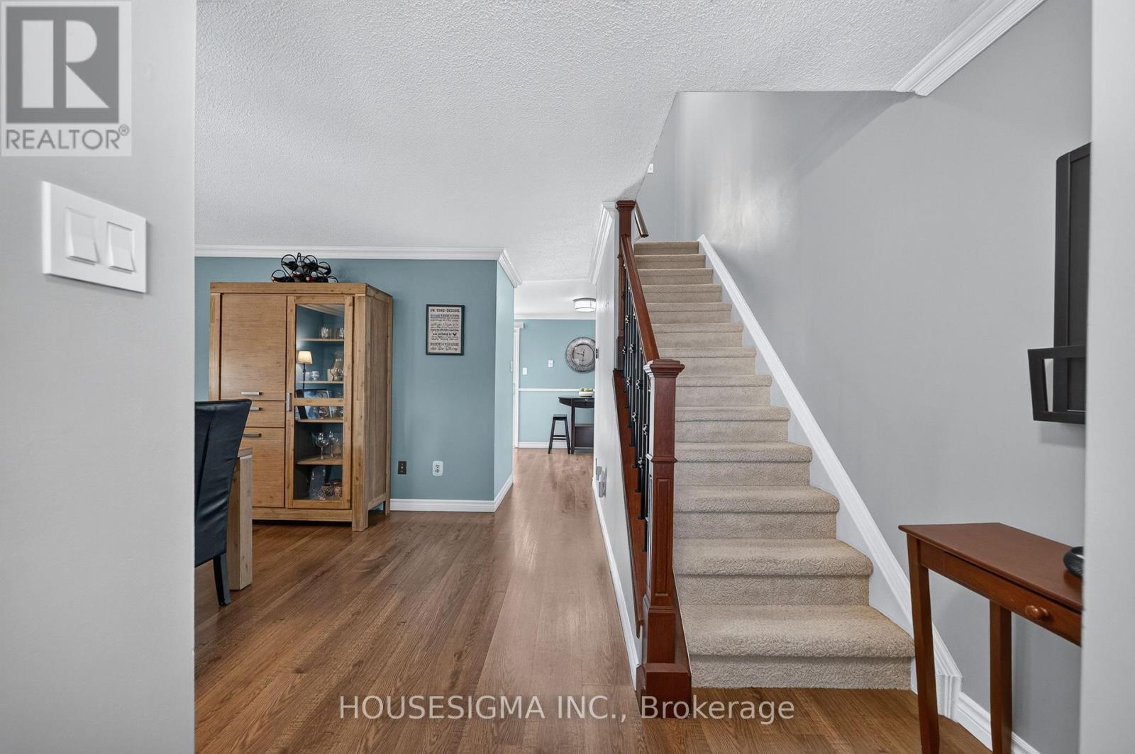 17 - 129 VICTORIA ROAD N