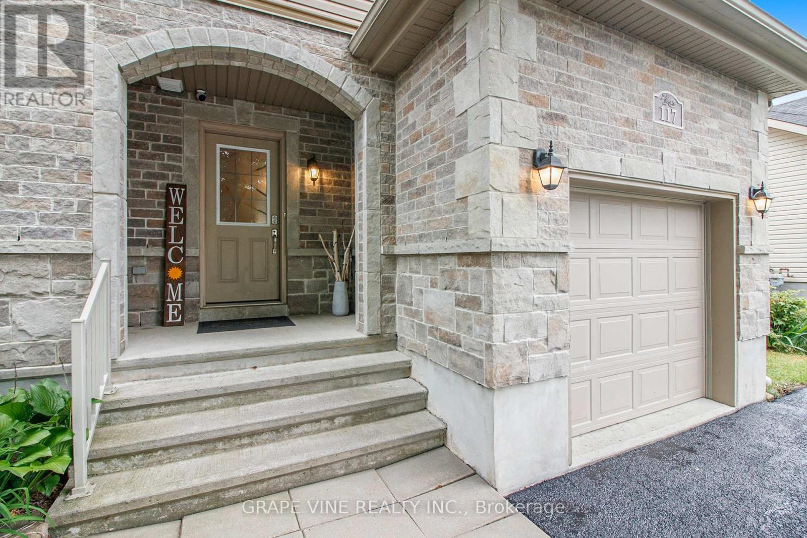 117 ASSELIN STREET