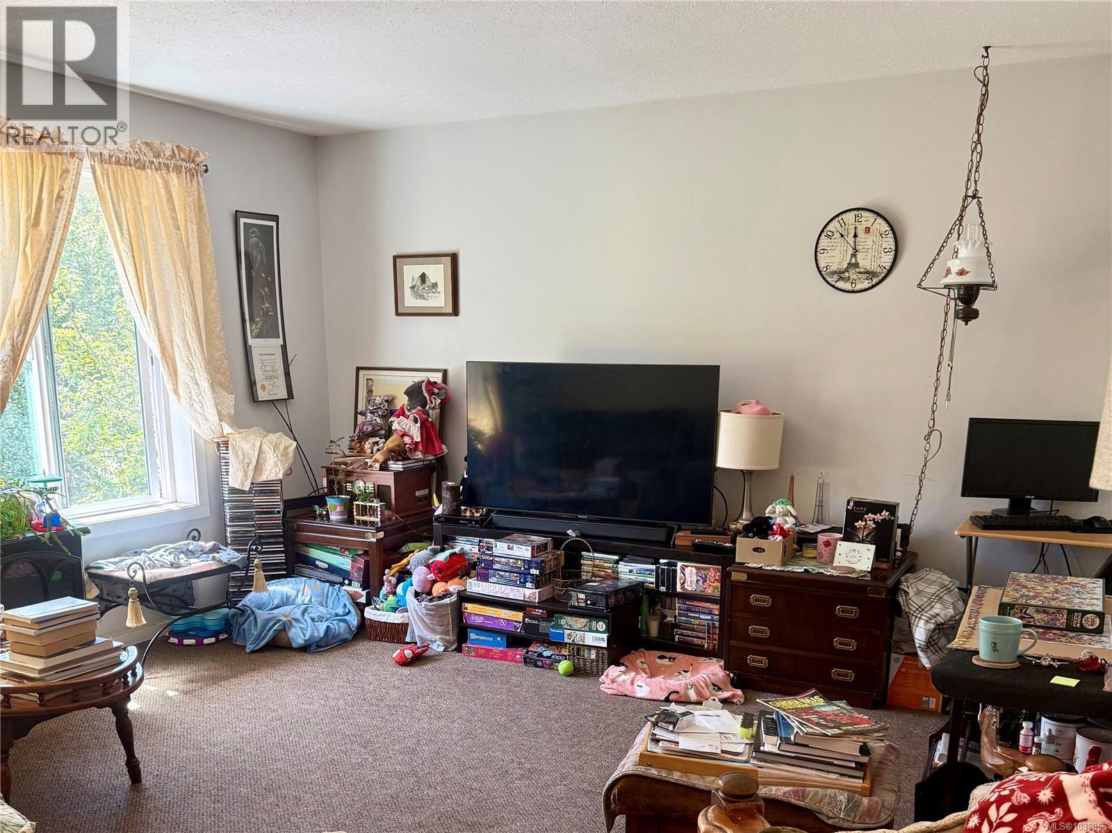 4643 Gail Cres