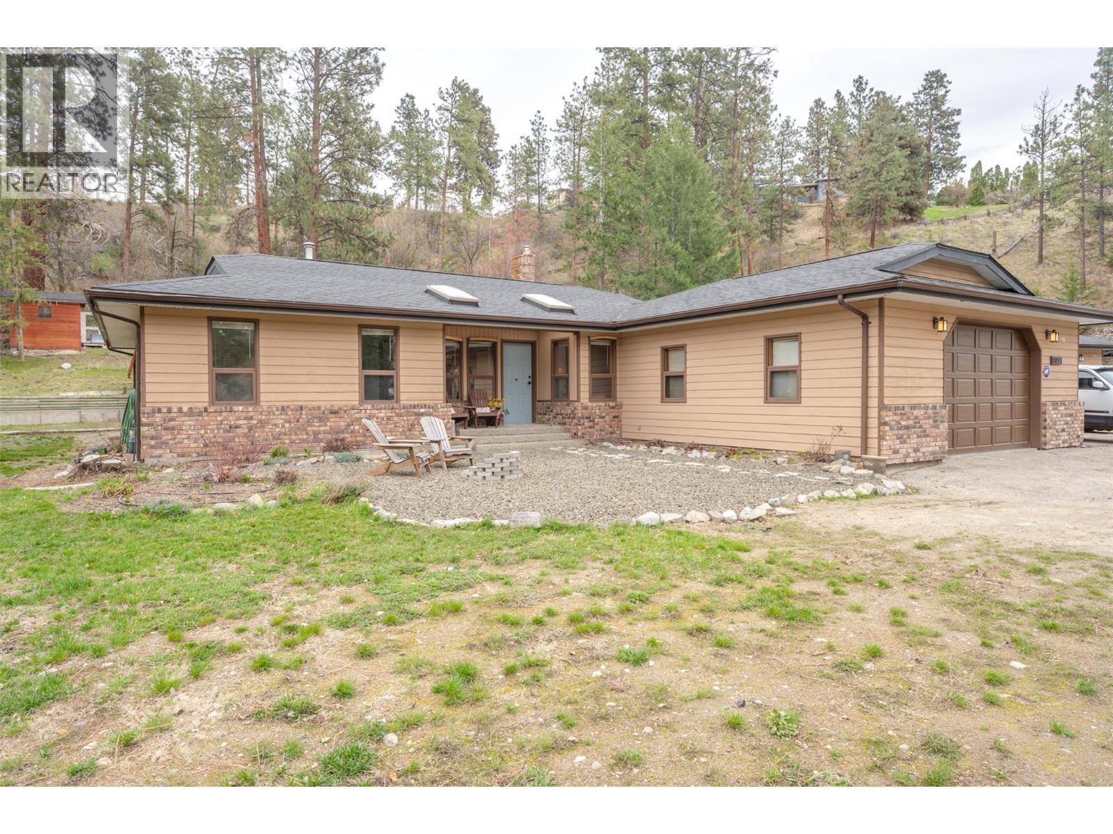 8015 Victoria Road S