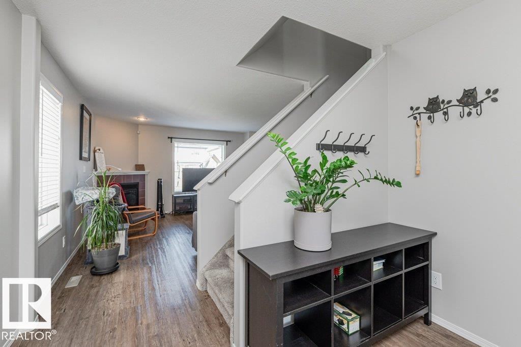1816 36 AV NW
