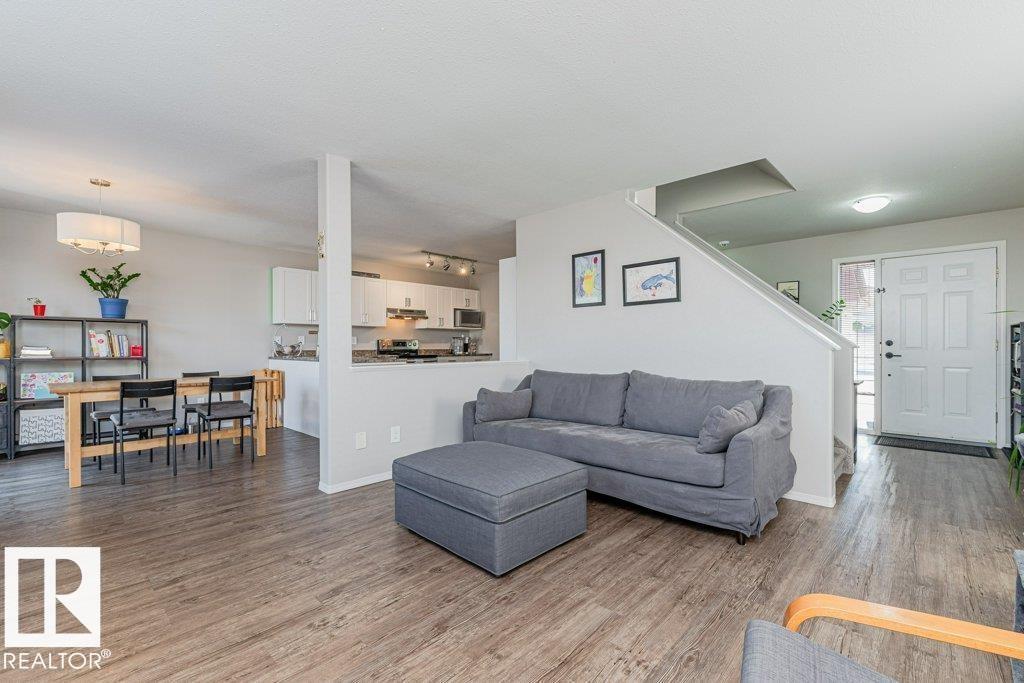 1816 36 AV NW