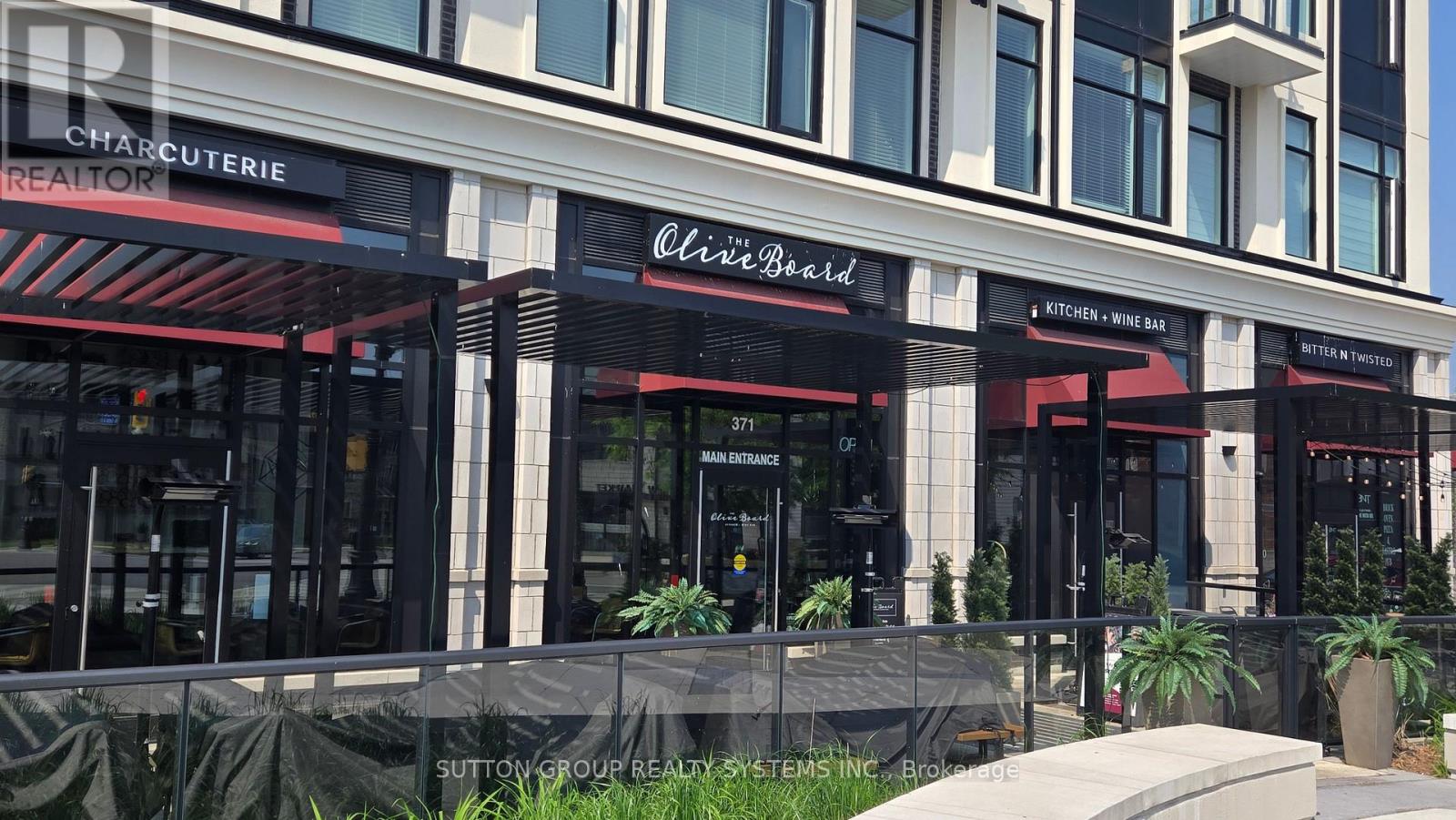 409 - 520 NORTH SERVICE ROAD