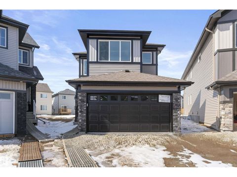 4028 207 ST NW Edmonton AB T6M3G1