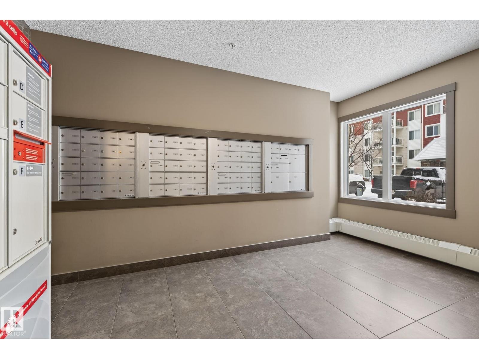 #104 2207 44 AV NW NW