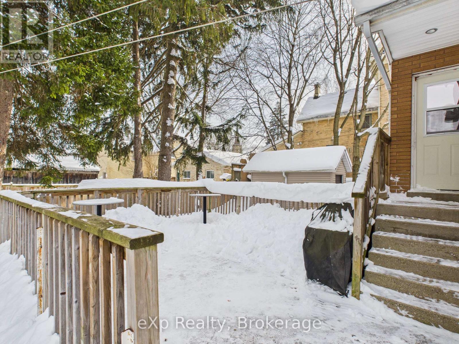 120 COLBORNE STREET S